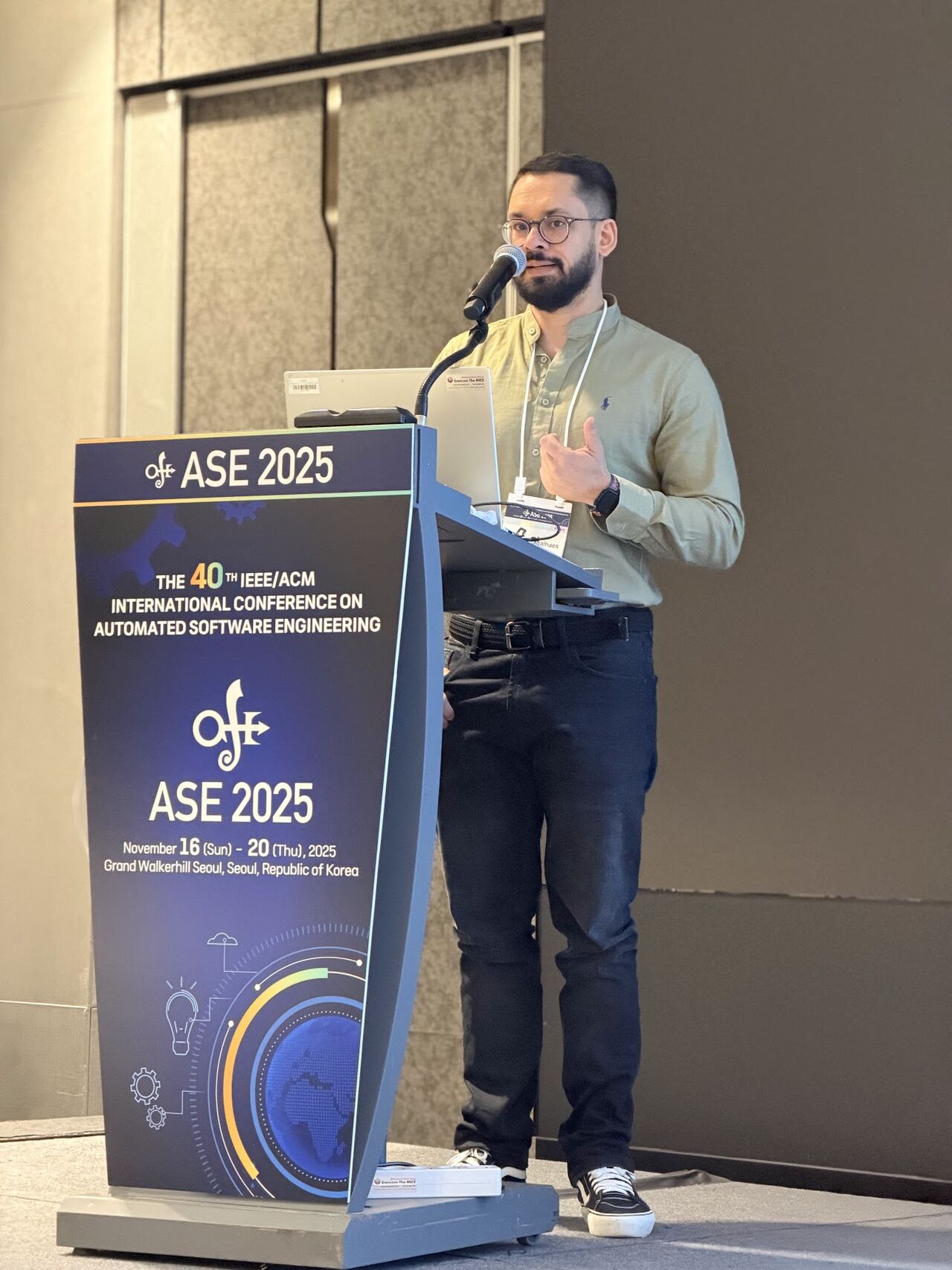 Palestrando no AIware 2025